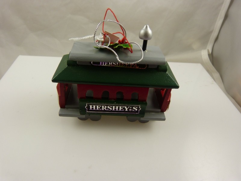 Hershey's Hershey Pa cable car trolley retired Christmas ornament Red green grey