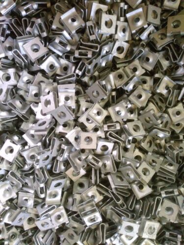 Sheet metal nut 4.2 mm x 11.2 mm x 13.5 mm / press hole clip - Picture 1 of 1