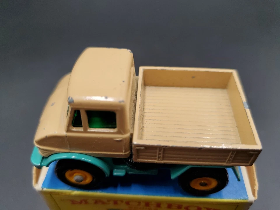 MATCHBOX 49 UNIMOG W/ BOX W/ Wear Has Chips As Shown - Image 2 of 4