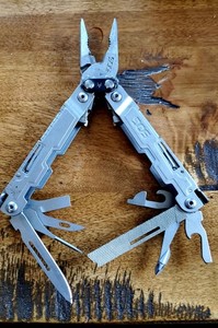 SOG PowerAccess Deluxe Multi-Tool – Heavy Duty – Fully Functional – Used