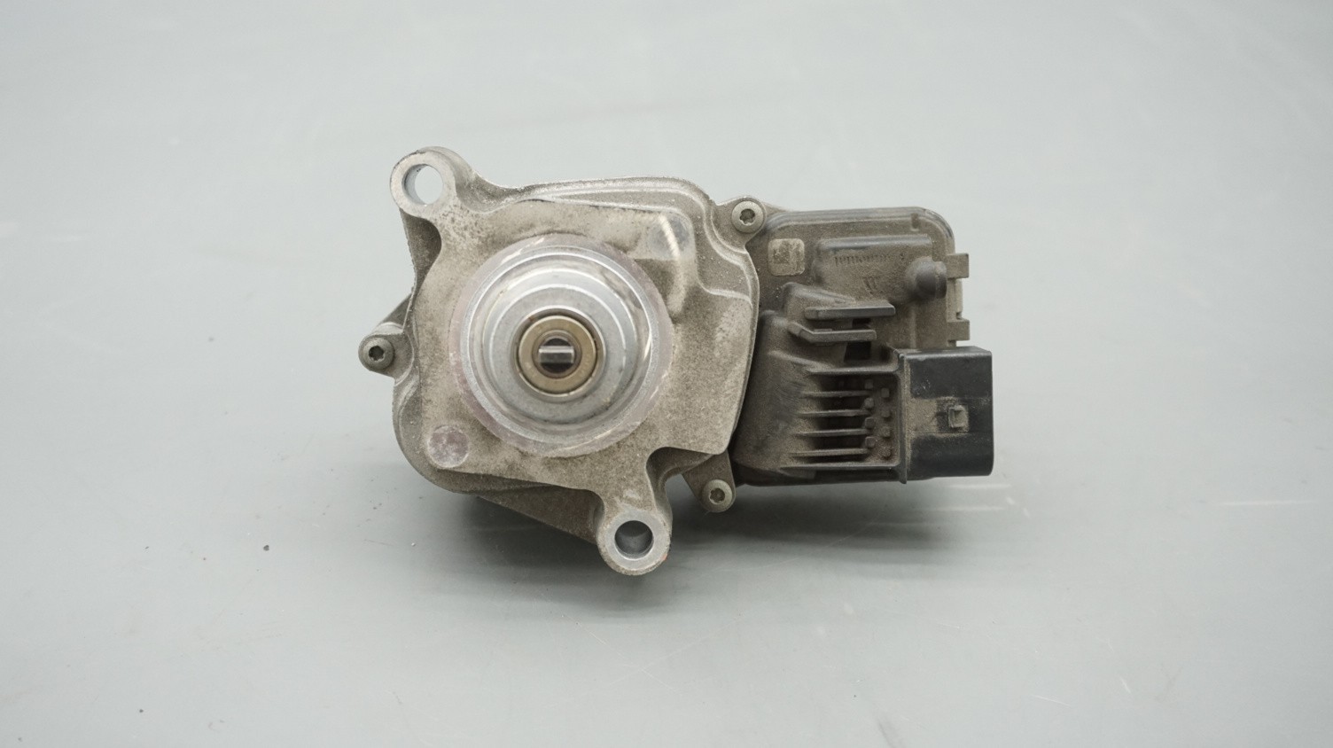 Maserati Ghibli 2014-2017 Transfer case P/N 670008140