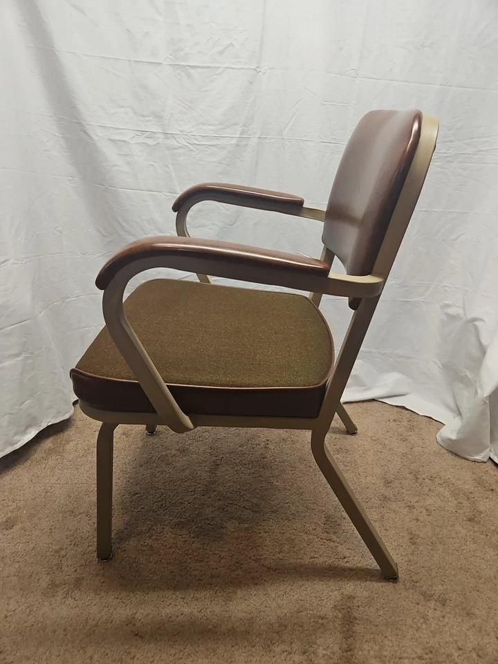 Silla de escritorio de oficina MCM industrial vintage United Chair Co. con brazos Foto 4 de 4