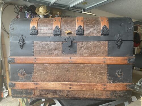 Antique Great Northwestern Trunk & Travel Bag Mfg  M.M Secor Waterfall Style - Picture 1 of 11
