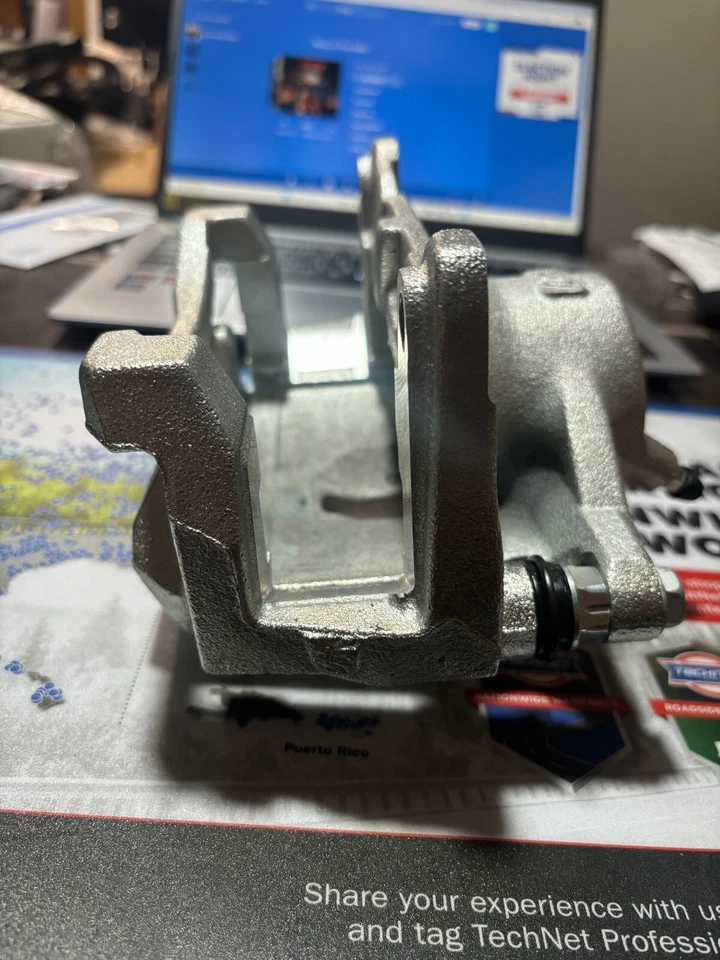 Right Front Disc Brake Caliper for Lexus ES 300h, ES 350 2021 year model - Image 4 of 4