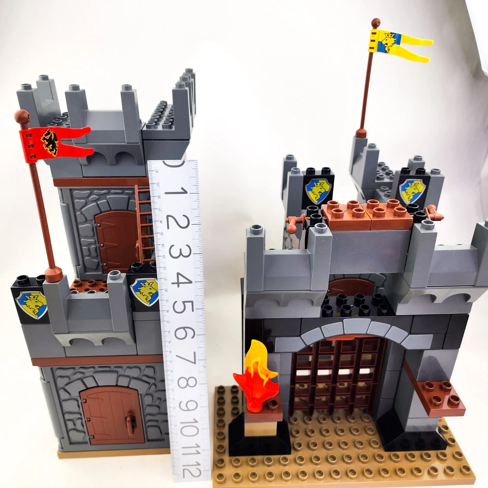 LEGO Duplo 4777 Knights Castle 2004 Incomplete Missing some pieces - Image 2 of 4