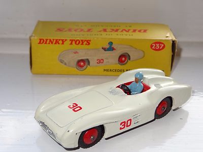dinky toys mercedes benz 237