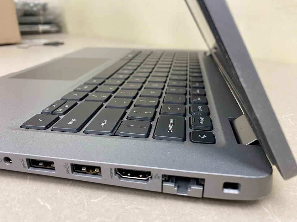 Latitude 5430 (i5 12th gen, 16 GB RAM, 512 GB SSD, Silver) - Image 4 of 4