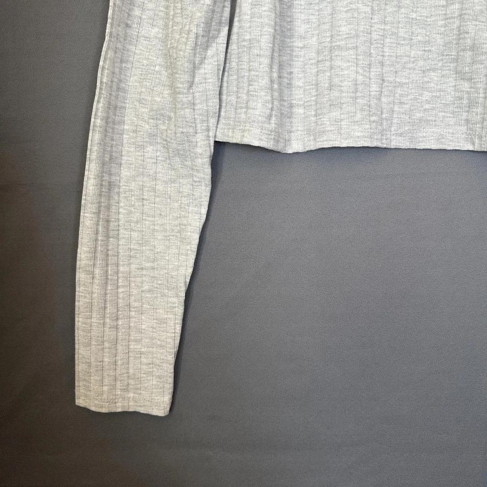 Camisa H&M Mujer Grande Gris Acanalada Cuello Simulado Manga Larga Recortada Elastizada Tejida Foto 3 de 4