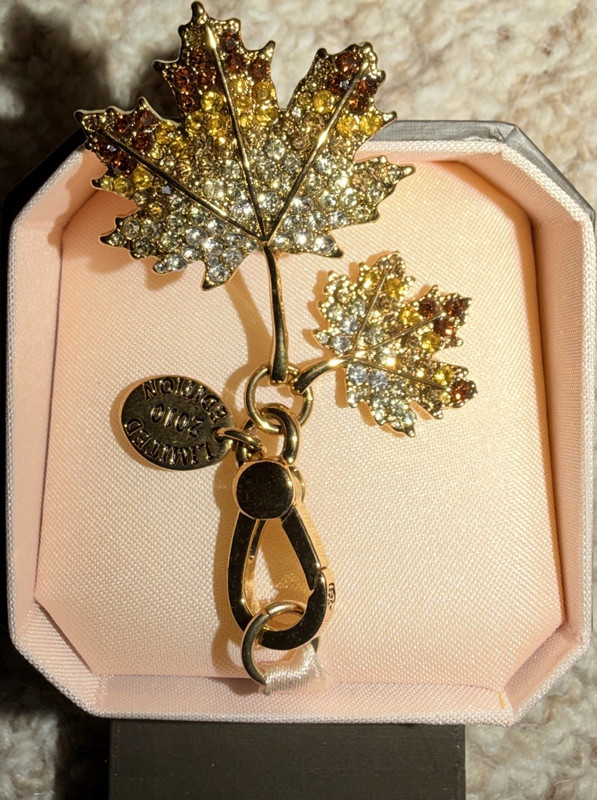 NEW Juicy Couture Leaf Rhinestone 2010 Gold Tone Key Chain / Purse  Charm