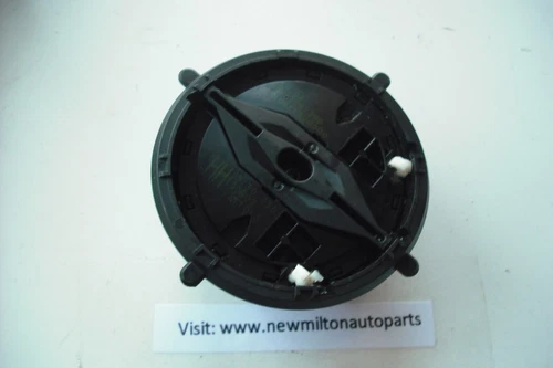 A GENUINE BMW E93  4 PIN DOOR MIRROR GLASS ADJUSTMENT   MOTOR