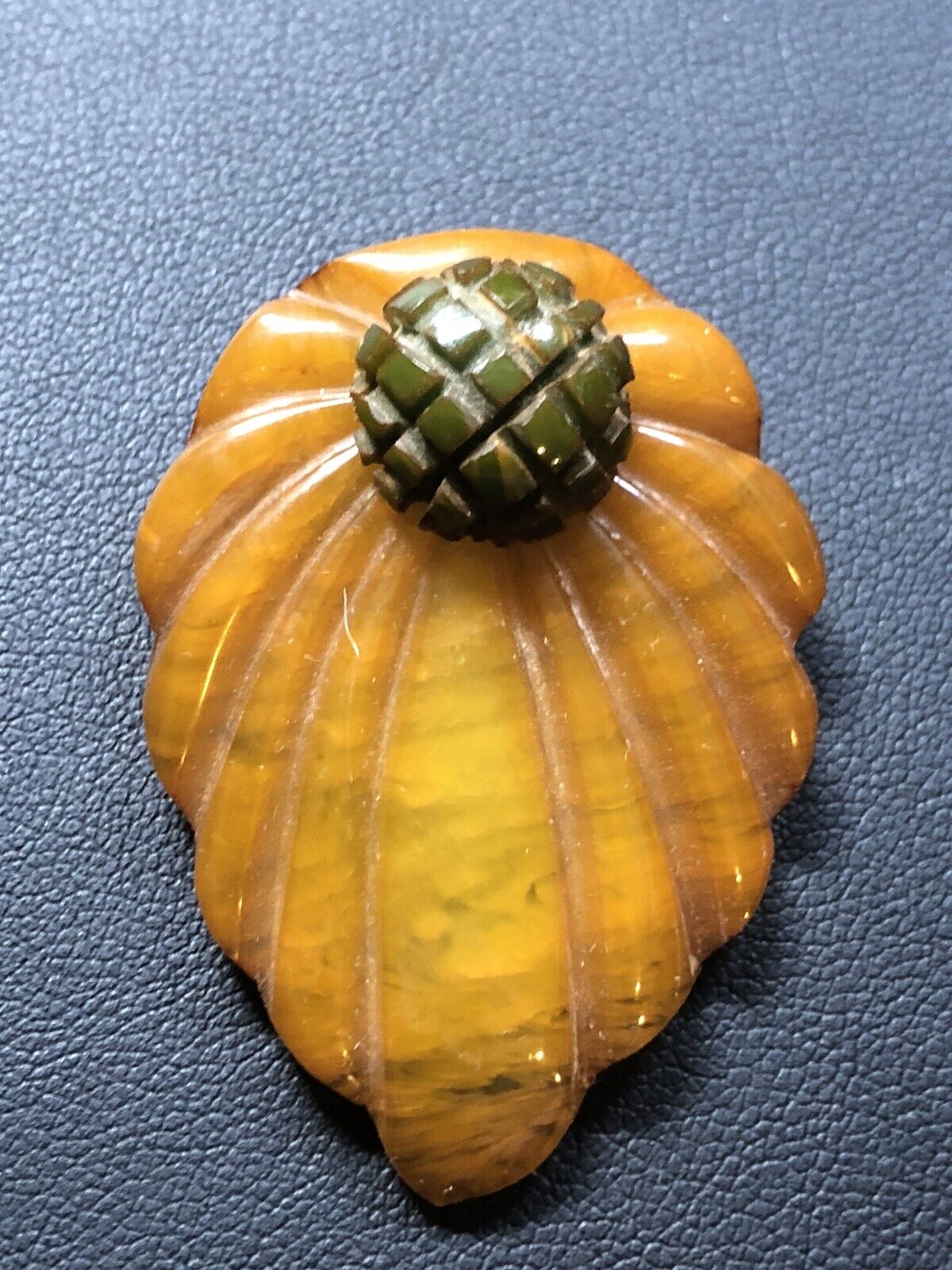 GORGEOUS Rare Green Butterscotch Marbled Carved B… - image 12