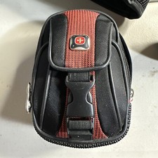Wenger Swiss Army Gear 3 Pocket Padded Camera Case Travel Bag Purse