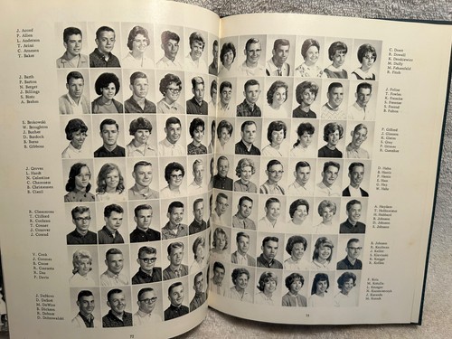 1964 Yearbook Wauconda High School IL With Great Photos Bulldog - Picture 5 of 5