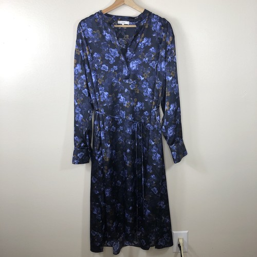 NWT VINCE. Plumeria blooms long sleeve 