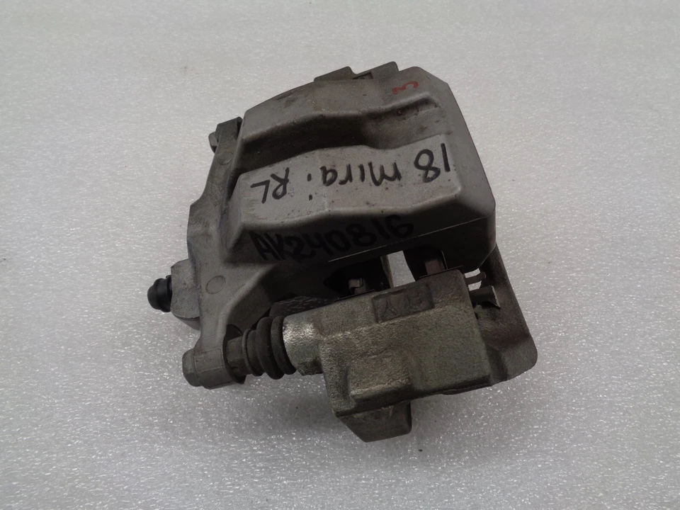 Pinza de freno trasera izquierda Toyota Mirai 2016-2019 OEM AK240816 Foto 3 de 4
