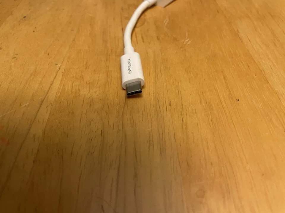 Insignia- USB-C to DisplayPort Adapter - White - Image 3 of 3