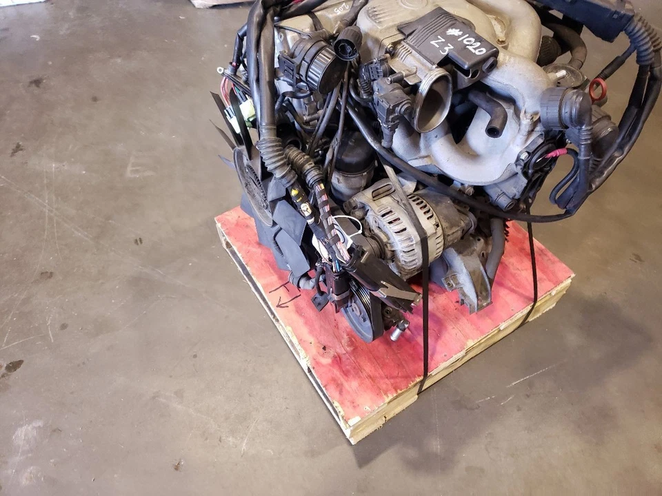 Motor M44B19 1,9 L - BMW Z3 1998 automático - se adapta a 96-99 OEM 152000 km, 94000 millas Foto 3 de 4