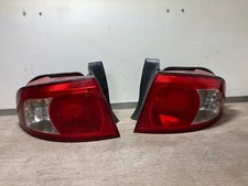 KIA MAGENTIS 2005 SALOON PASSENGER & DRIVER SIDE REAR OUTER TAIL LIGHTS PAIR