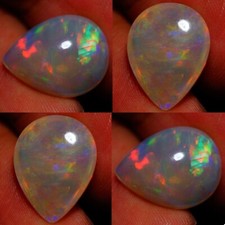 Opale d'Ethiopie, taille poire cabochon/5,43 carats