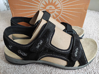 earth spirit frisco sandals size 6