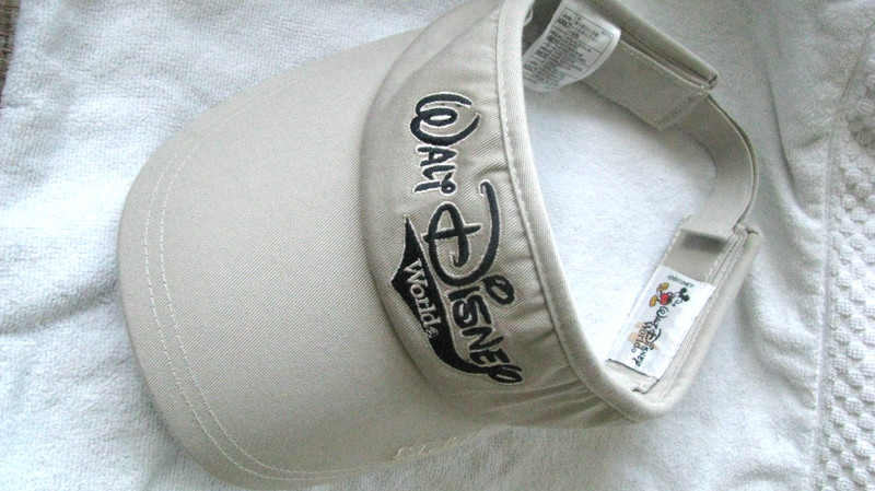 Vintage Unisex Walt Disney World embroidered sun visor w/ adjustable strap 1990s