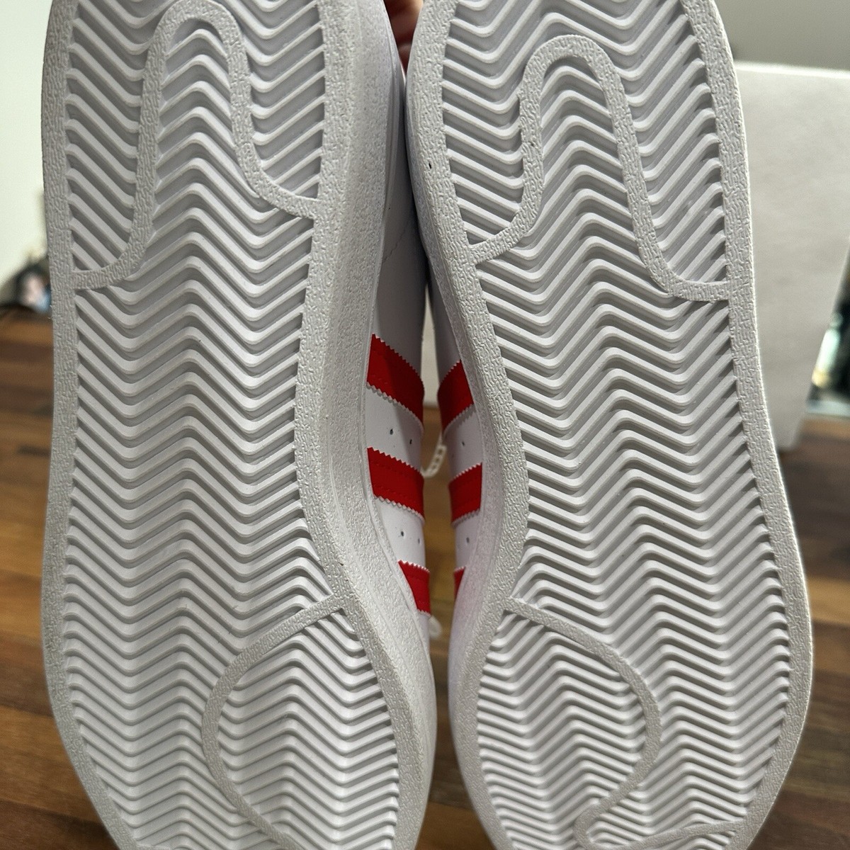 GZ3741 Mens Adidas SUPERSTAR US Size 10 NEW White And Red | eBay