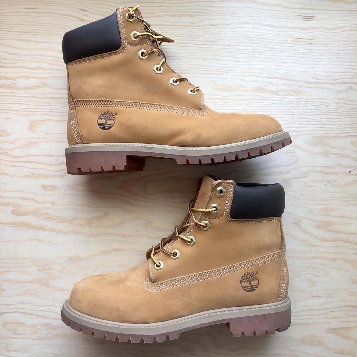 Timberland 6 Inch Premium Waterproof Boots (Size 5.5 Men  display picture 2