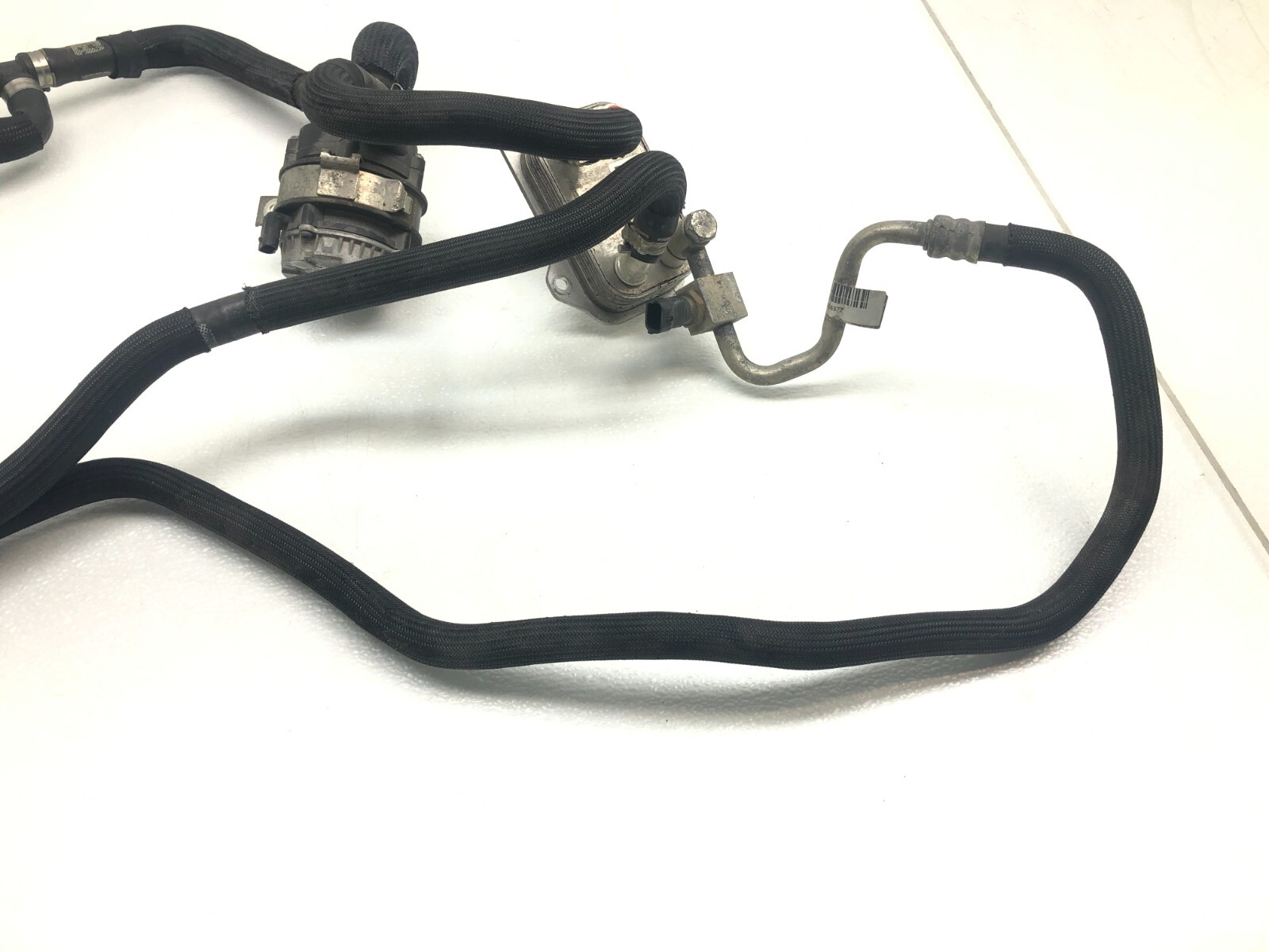 2014-2017 MASERATI GHIBLI S POWER STEERING BOTTLE RADIATOR W/AUX WATER PUMP OEM.