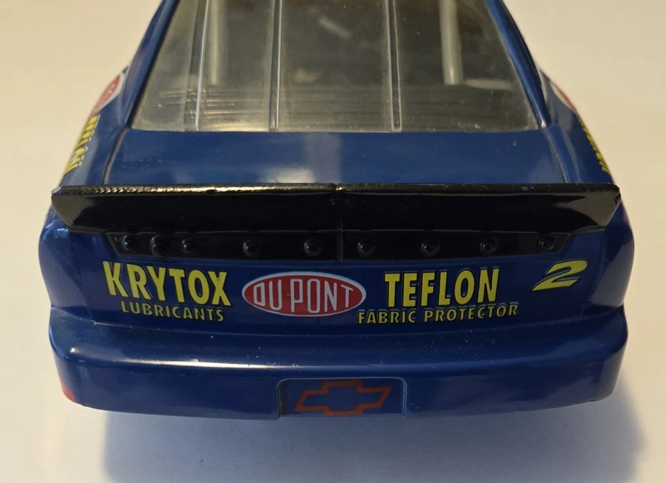 Coche raro Chevy Monte Carlo Dupont 1995 fundido a presión 1:24 #2 Ricky Craven Foto 4 de 4