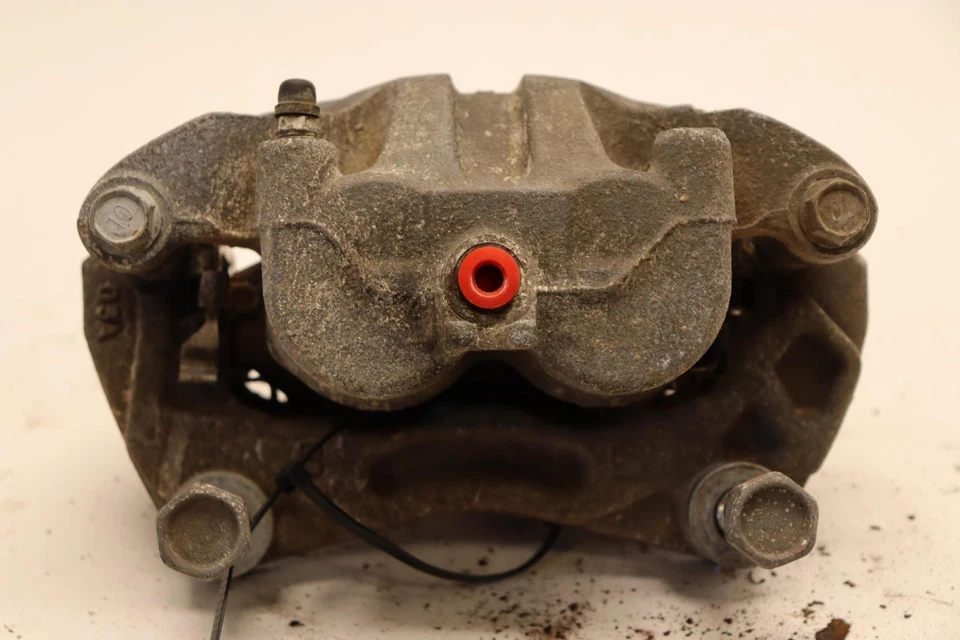 2009-2020 NISSAN 370Z ОСНОВАНИЕ ПЕРЕДНИЙ ЛЕВЫЙ ВОДИТЕЛЬ БОКОВОЙ ТОРМОЗ СУППОРТ OEM - Изображение 3 из 4