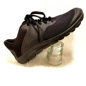 champion black tennis shoes