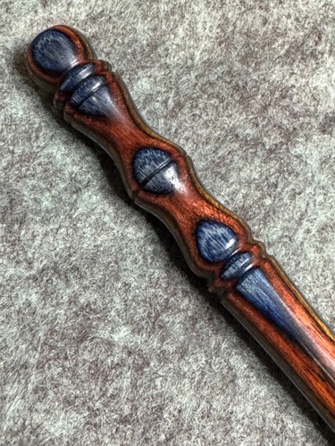 Hand carved BLUEBIRD Wood YARN  CROCHET HOOK  size I - Picture 1 of 4
