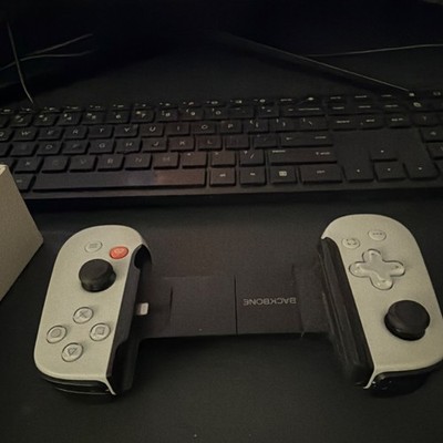 Backbone One PlayStation Edition Mobile Controller White Black for iPhone