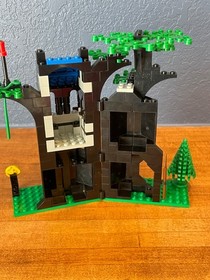 Lego - Castle - 6054 - Forestmen's Hideout - 100% Complete - Instructions