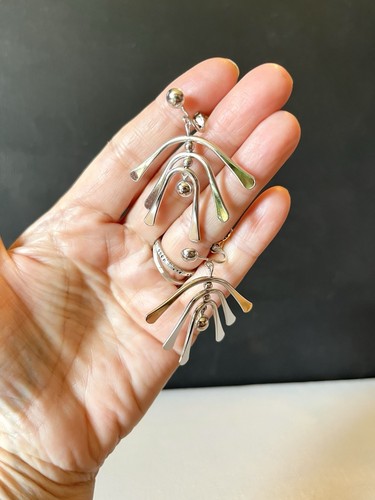 Vintage 1976 Avon Windspiele baumelnde abgestufte silberfarbene Clip-Ohrringe - Bild 4 von 7