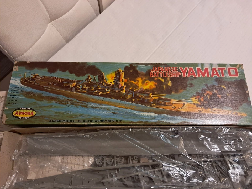 AURORA Corazzata in scatola di montaggio - Immagine 2 di 3