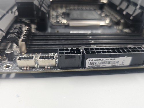 ASUS ROG Strix Z890-E Gaming WiFi Motherboard (CPU Socket Pins Damaged) - Afbeelding 8 van 10