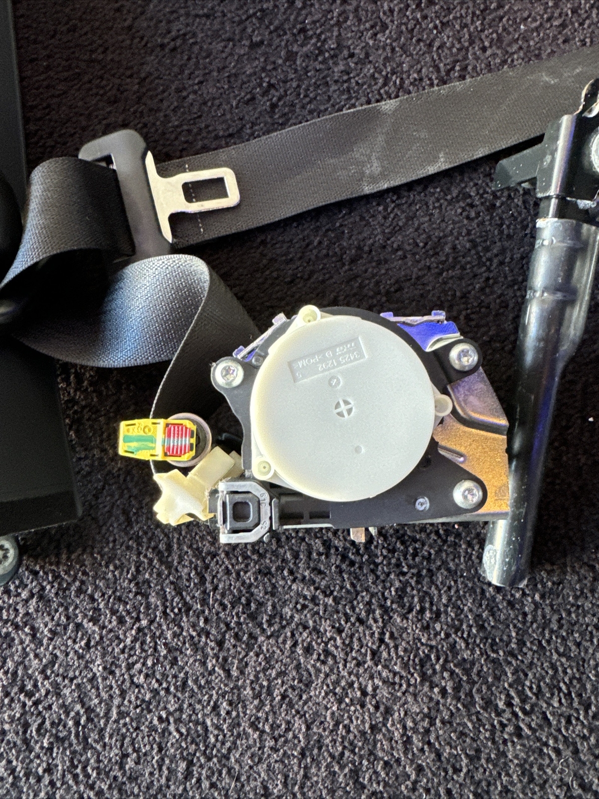 20192022 DODGE RAM 1500 FRONT DRIVER SEAT BELT RETRACTOR BLACK