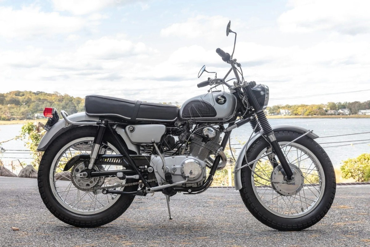 62-65 Honda 250 Scrambler CL72 Seat. 1965 Early Model Scrambler