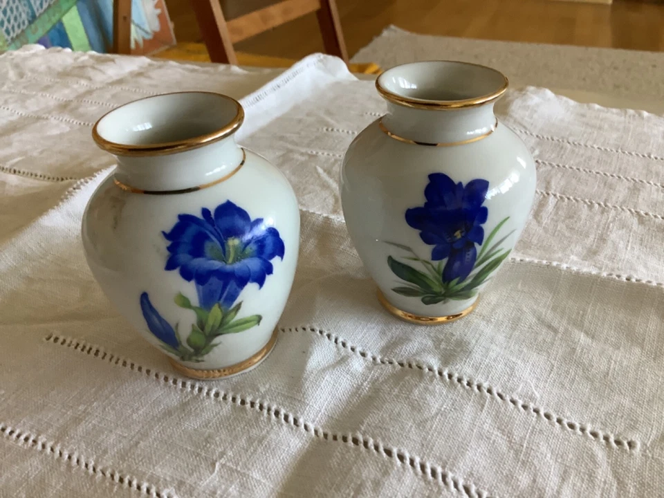 2 zauberhafte kleine Vasen handbemalt Plankenhammer 8 cm