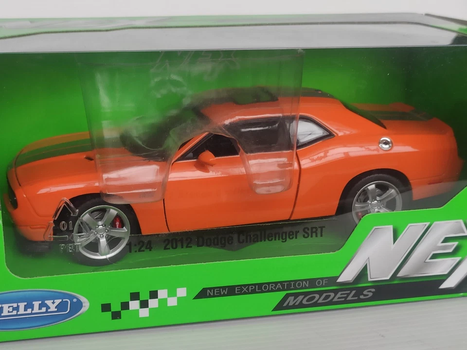 Dodge Challenger SRT 2012 Welly 1/24 Modellino Die Cast American Car - Immagine 2 di 4