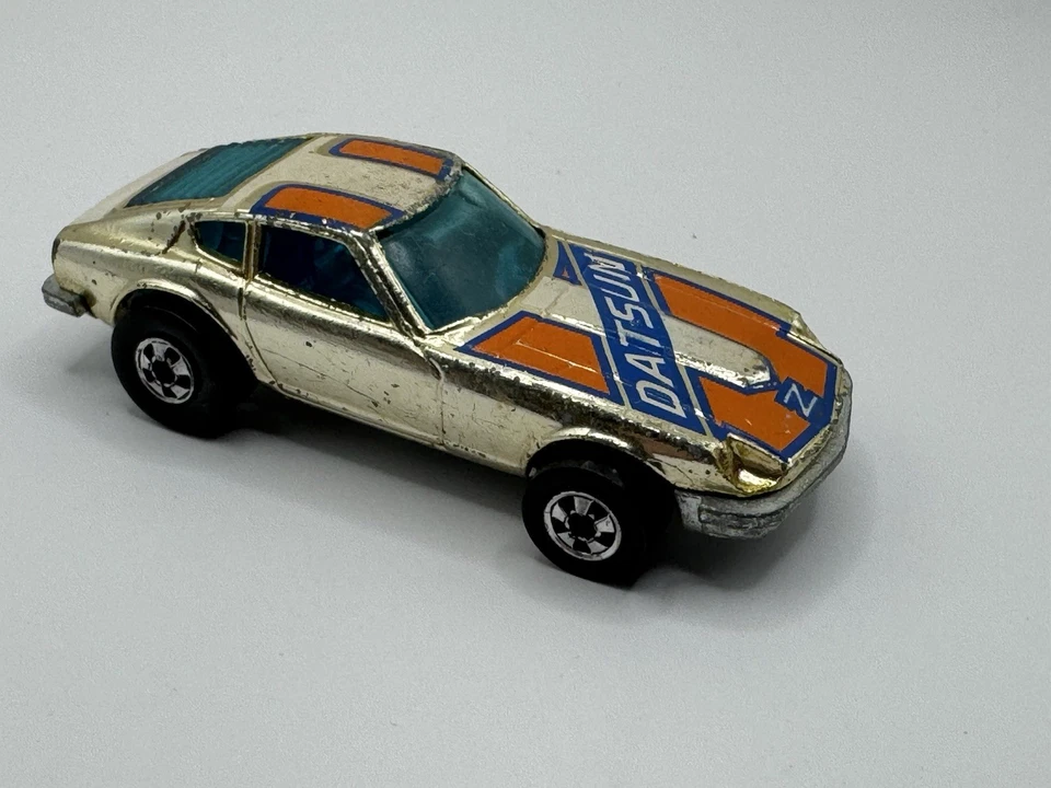 VINTAGE 1976 HOT WHEELS BLACK WALL DATSUN Z WHIZ GOLDEN MACHINES - Image 3 of 4