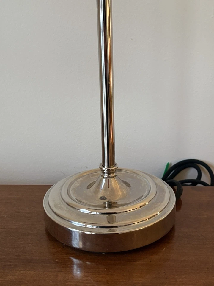 Abajur de mesa Ralph Lauren Anette com braço articulado em níquel polido - Imagem 3 de 4