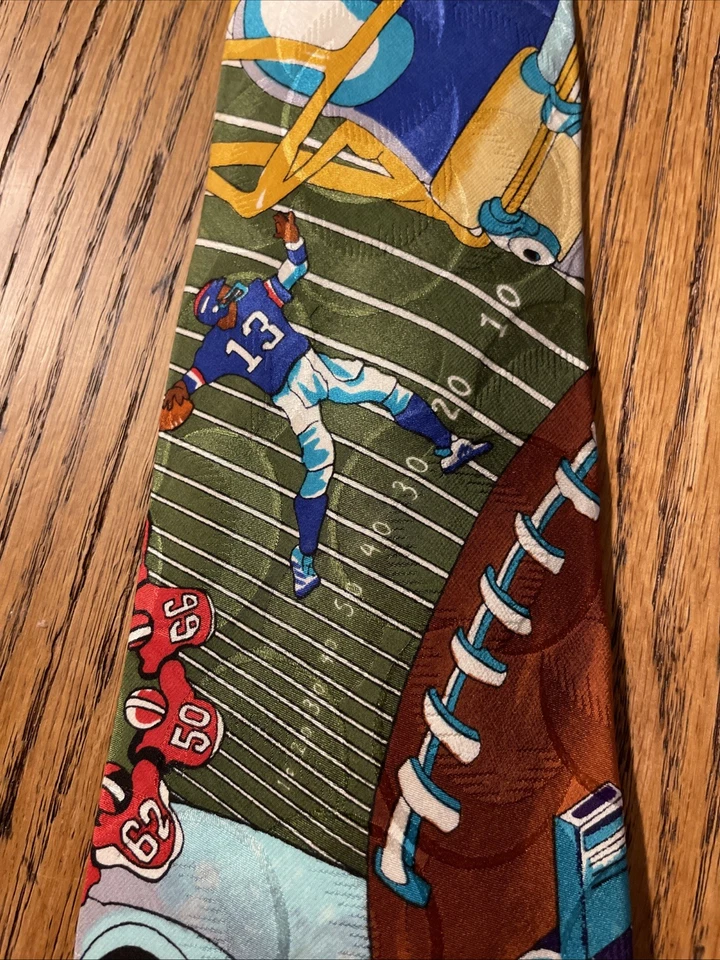 Corbata de seda vintage usada en excelente estado Nicole Miller 1991 cosida a mano tema fútbol arte pop Foto 4 de 4