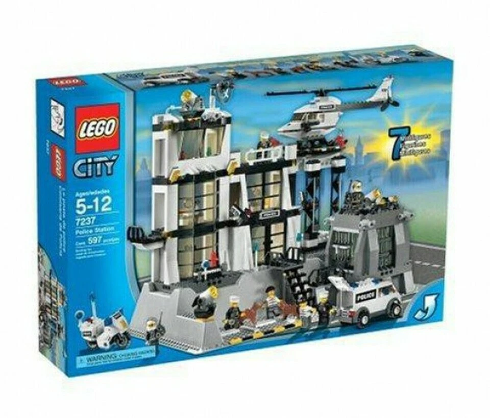 LEGO 7237 City Police station, Retired New in Damaged Box