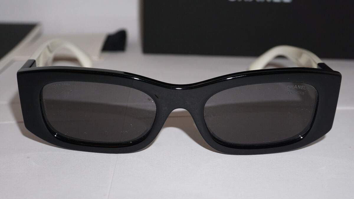 CHANEL Sunglasses New Black White Dark Grey Polarized CH5525 CHANEL Sunglasses New Black White Dark Grey Polarized CH5525