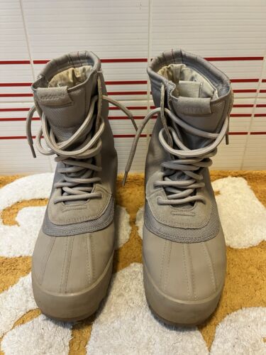 Men 9 Adidas Yeezy 950 Beige Boots Peyote AQ4828 Rare - Picture 4 of 5