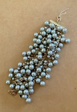 Charming Charlie Faux Grey Pearl Dangles 7” Bracelet Gray NWOT