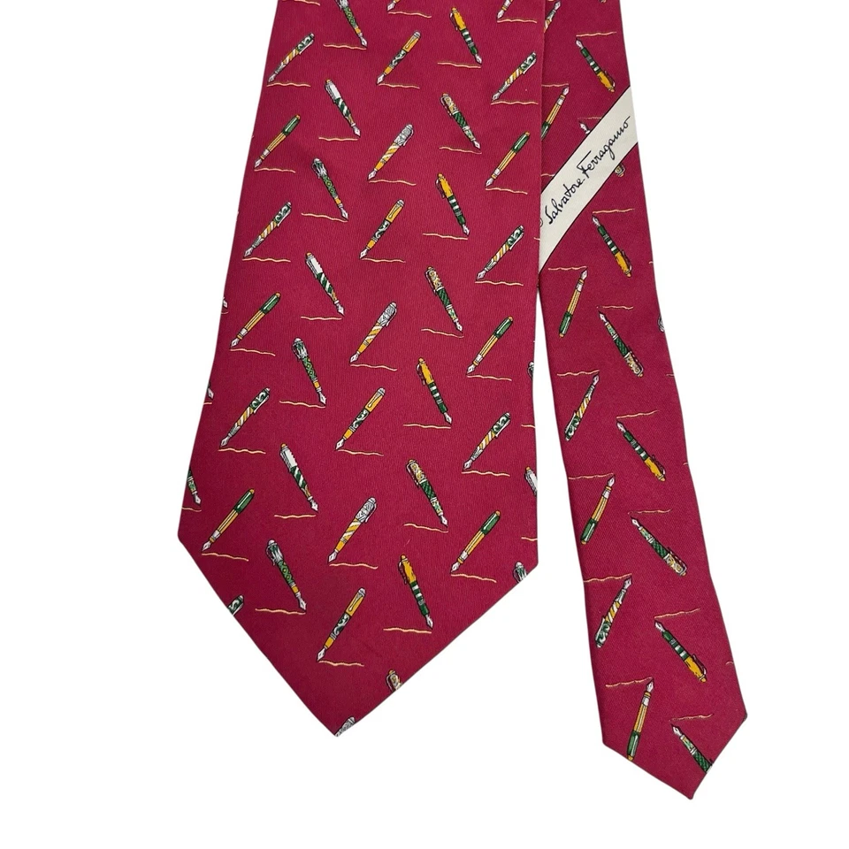 Plumas de tinta Salvatore Ferragamo para hombre vino tinto seda satinada 3,75" (W) x 56" (L) guc Foto 2 de 4