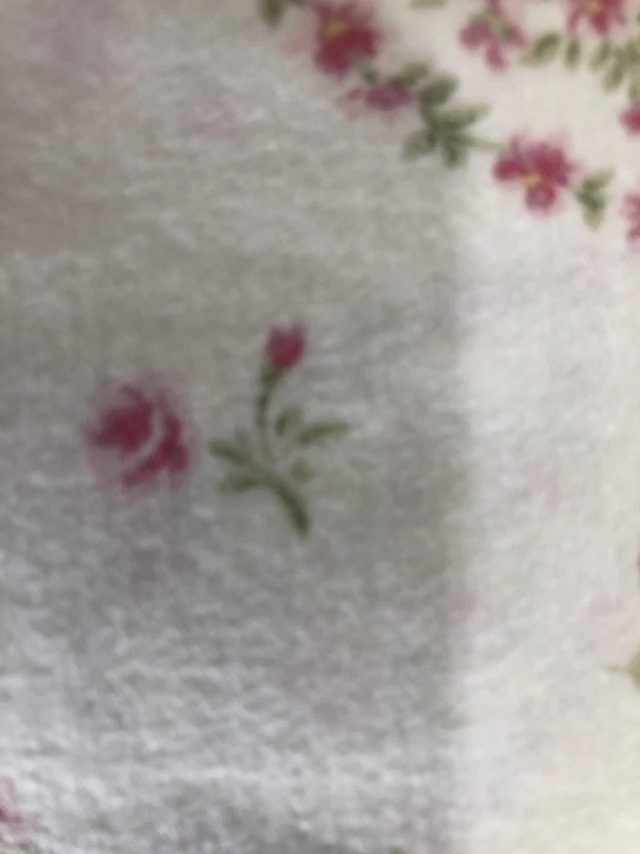 De Colección Laura Ashley Queen Sábana Superior Franela Cepillada Rosa Crema Floral Paisley Foto 3 de 4